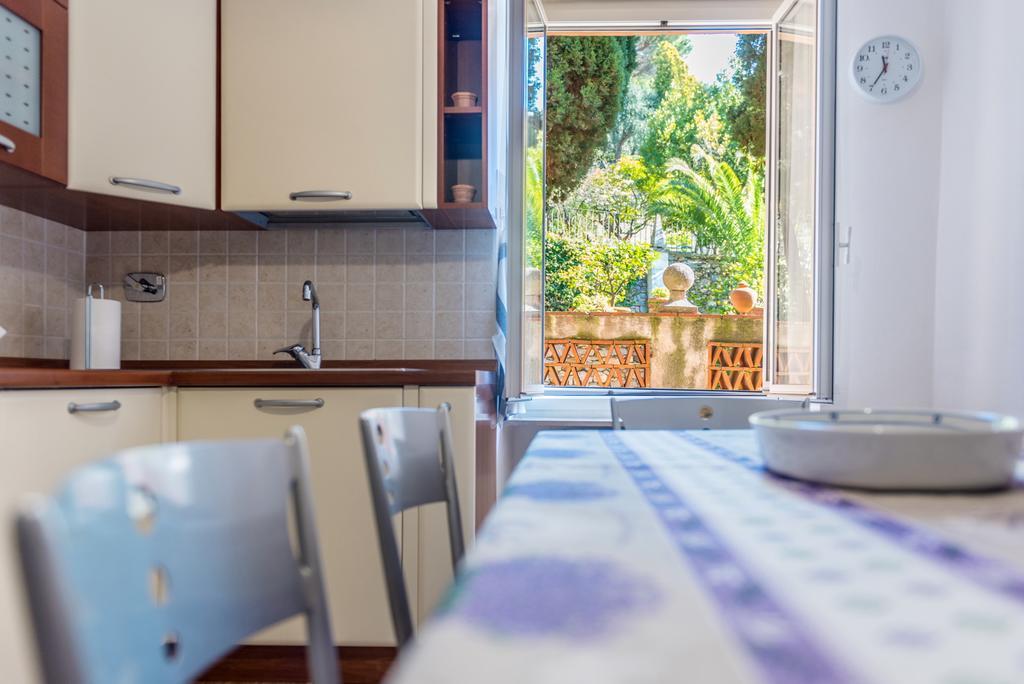 Casa Castelletto Lejlighed Finale Ligure Eksteriør billede